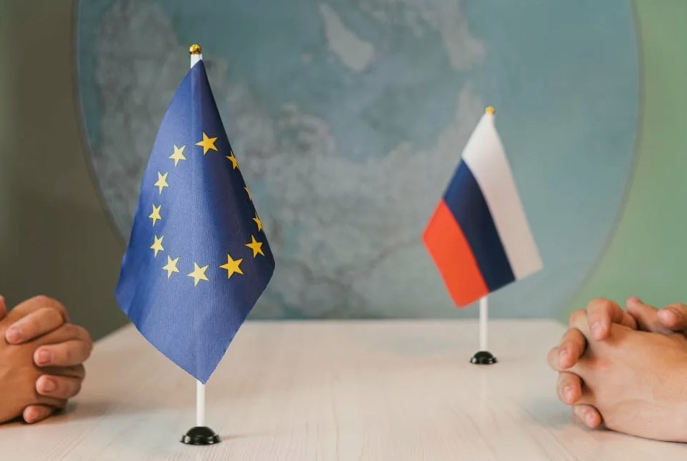 Новая дипломатия Европы: президент Финляндии призвал к прямому диалогу с Кремлем Новая дипломатия Европы: президент Финляндии призвал к прямому диалогу с Кремлем